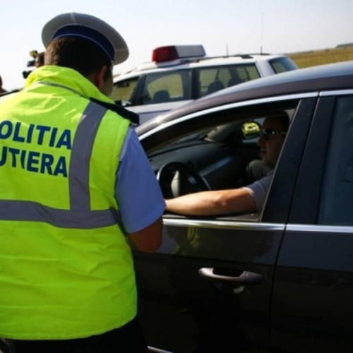 Politistii rutieri sanctioneaza 111 participanti la trafic