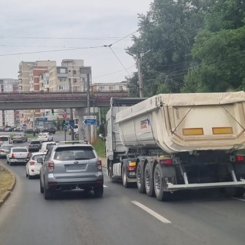 Restricții de tonaj pe arterele municipiului din cauza temperaturilor ridicate