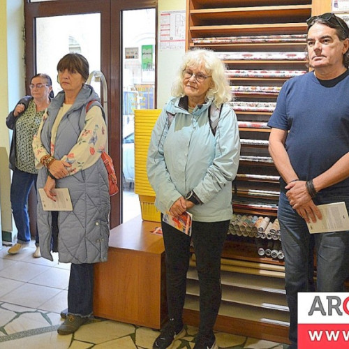 Lansarea volumului „Seara, după ora 9” al Deliei Hugel la Librăria CORINA