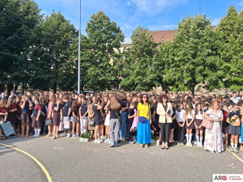 La Colegiul Național Preparandia-Dimitrie Țichindeal începe noul an școlar într-o atmosferă de sărbătoare