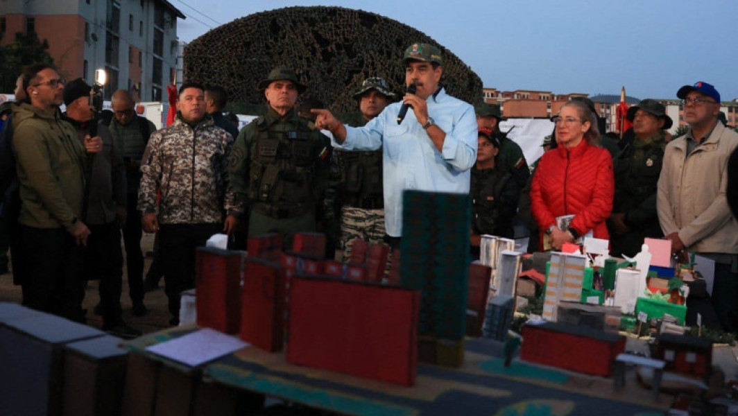 Nicolás Maduro cheamă populaţia Venezuelei în cazărmi pentru a învăţa să tragă cu arma