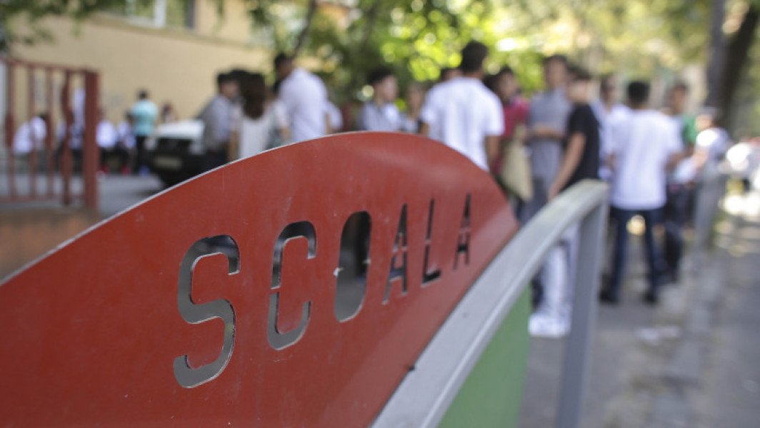 Constanţa: Un elev de 15 ani a pălmuit o profesoară, după ce s-au certat