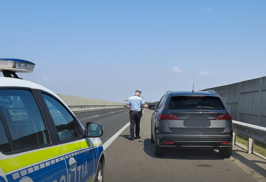 Șofer prins cu viteză excesivă pe autostrada Deva-Nădlac, amendă și suspendare permis