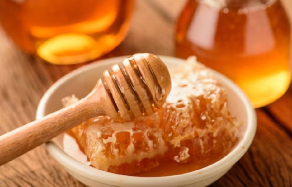 Mierea de albine, un aliment natural cu multiple beneficii pentru sănătate