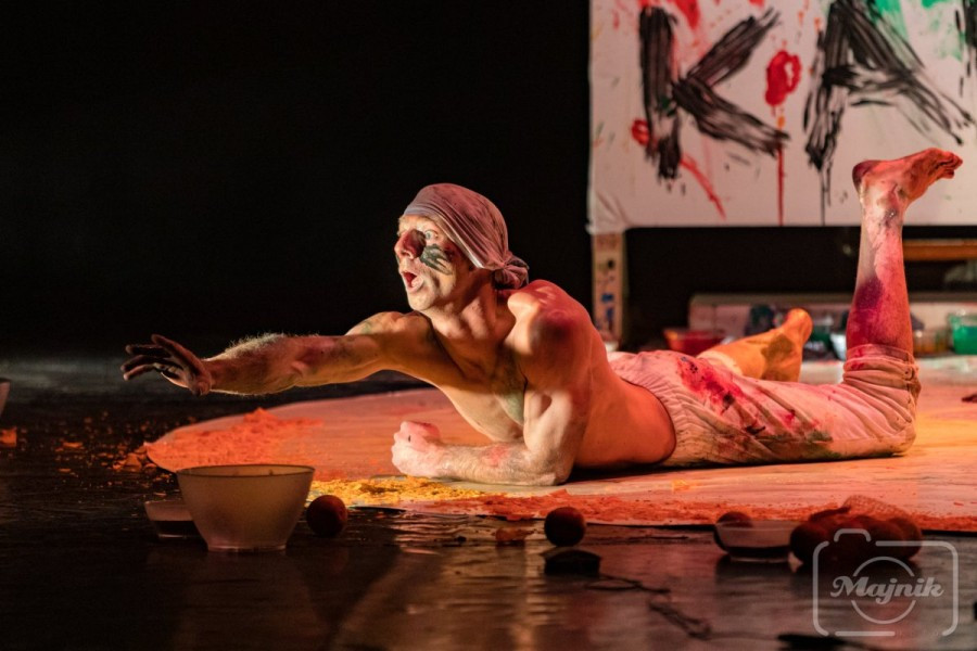 Spectacolul 497, coproducție arădeană, prezentat la Festivalul de Teatru din Tbilisi