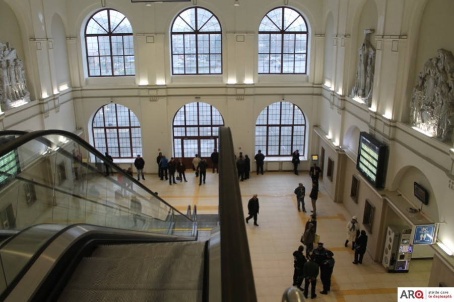 CFR Călători suspendă temporar mai multe trenuri folosite de navetiști arădeni