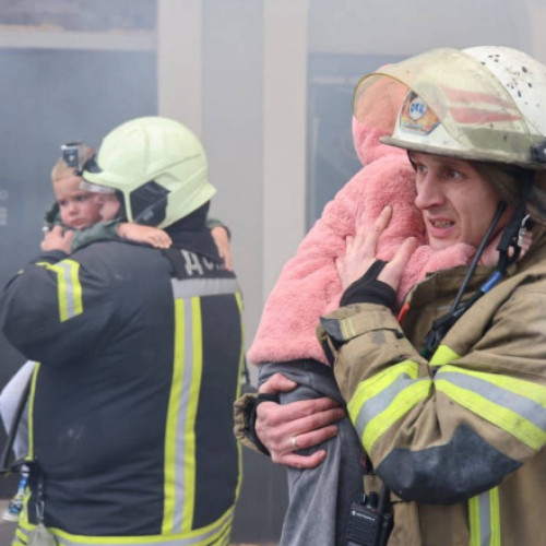 Dronă rusească lovește o grădiniță în Harkov, un bărbat a murit și șapte persoane au fost rănite