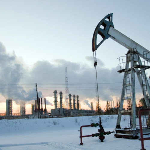 China suspendă cumpărăturile de petrol rusesc după sancțiunile impuse de SUA