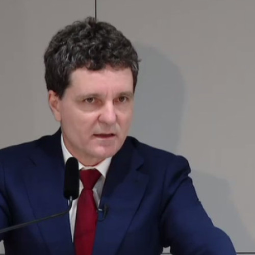 Nicușor Dan susține necesitatea dialogului pentru stabilirea salariului minim