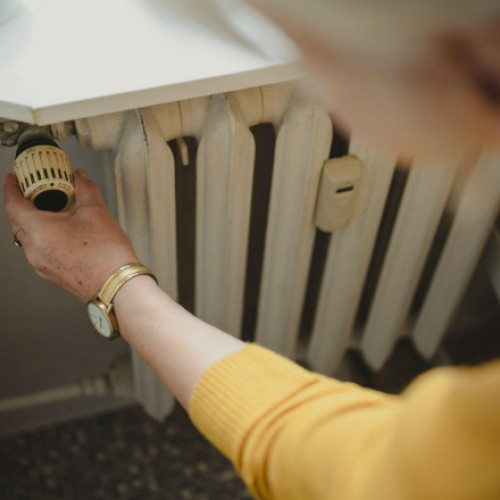 Peste 500 de imobile din București rămân fără căldură în urma unor avarii la conducte