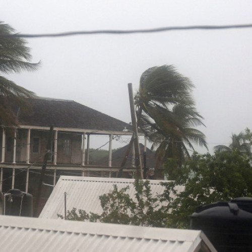 Uraganul Melissa amenință Jamaica cu rafale puternice și inundații severe