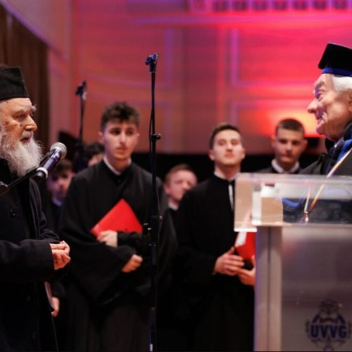 IPS Timotei, Arhiepiscopul Aradului, distinge pe medicul academician Leon Dănăilă cu crucea "Sfântul Ierarh Sava Brancovici