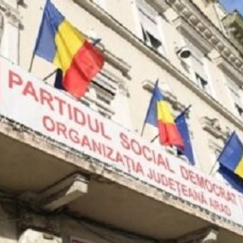 Un tânăr din Arad a pătruns în sediul PSD și a transmis live pe Facebook furtul unui steag.