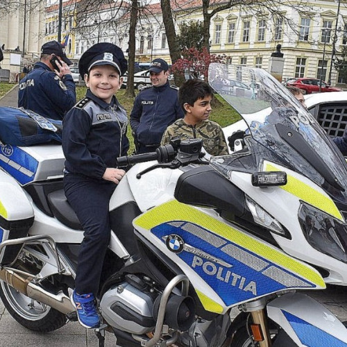 Poliția de Județ din Arad a organizat Ziua Porților Deschise în Parcul „Mihai Eminescu”, municipiul Arad