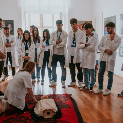 Organizată de Liga studenților UVVG, O nouă ediție MediCamp la Castelul din Macea