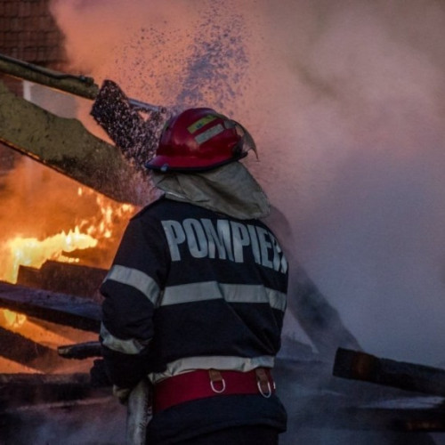 Incendiu la o anexa a unei case din Arad, pe strada Oituz